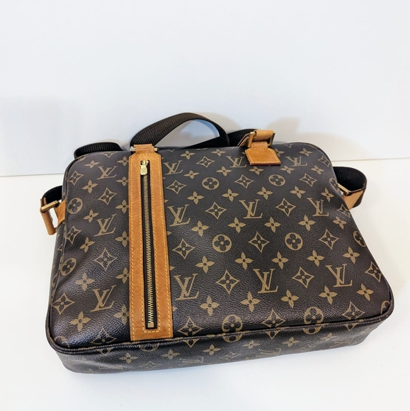 Authentic Louis Vuitton Sac Bosphore monogram Business Bag - Picture 7 of 13